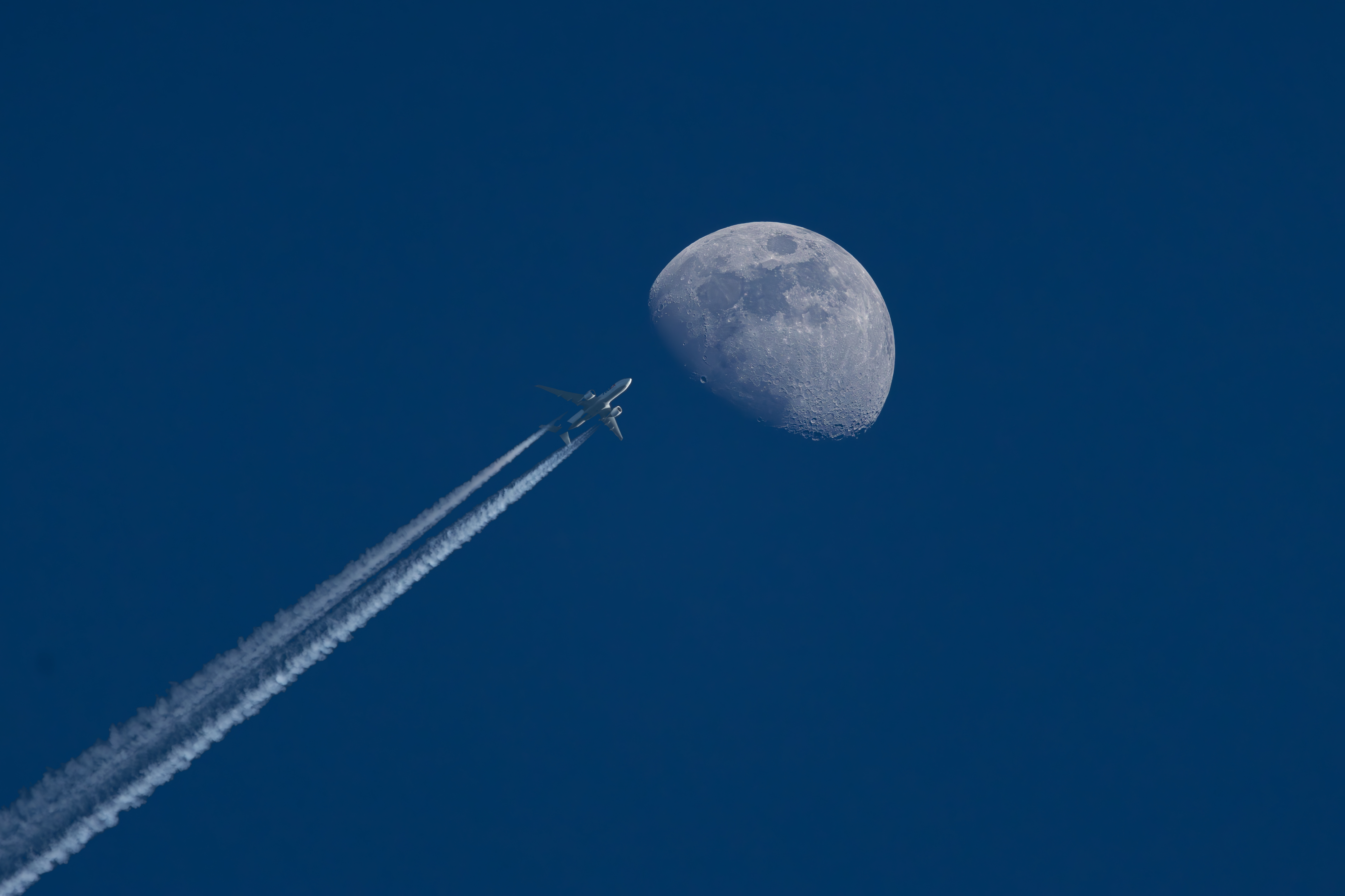 Luna con aereo